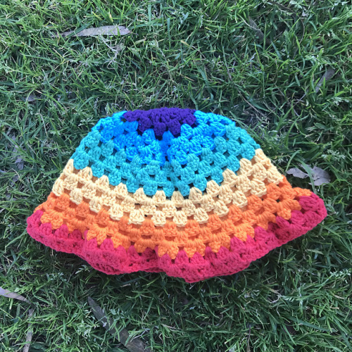 ericacrochets:Electric Threadz Bucket Hat by Nicole MulhollandFree Crochet Pattern Here (May need to