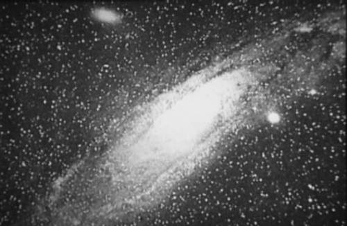 The first photograph of Andromeda Galaxy in 1888 vs. 2018