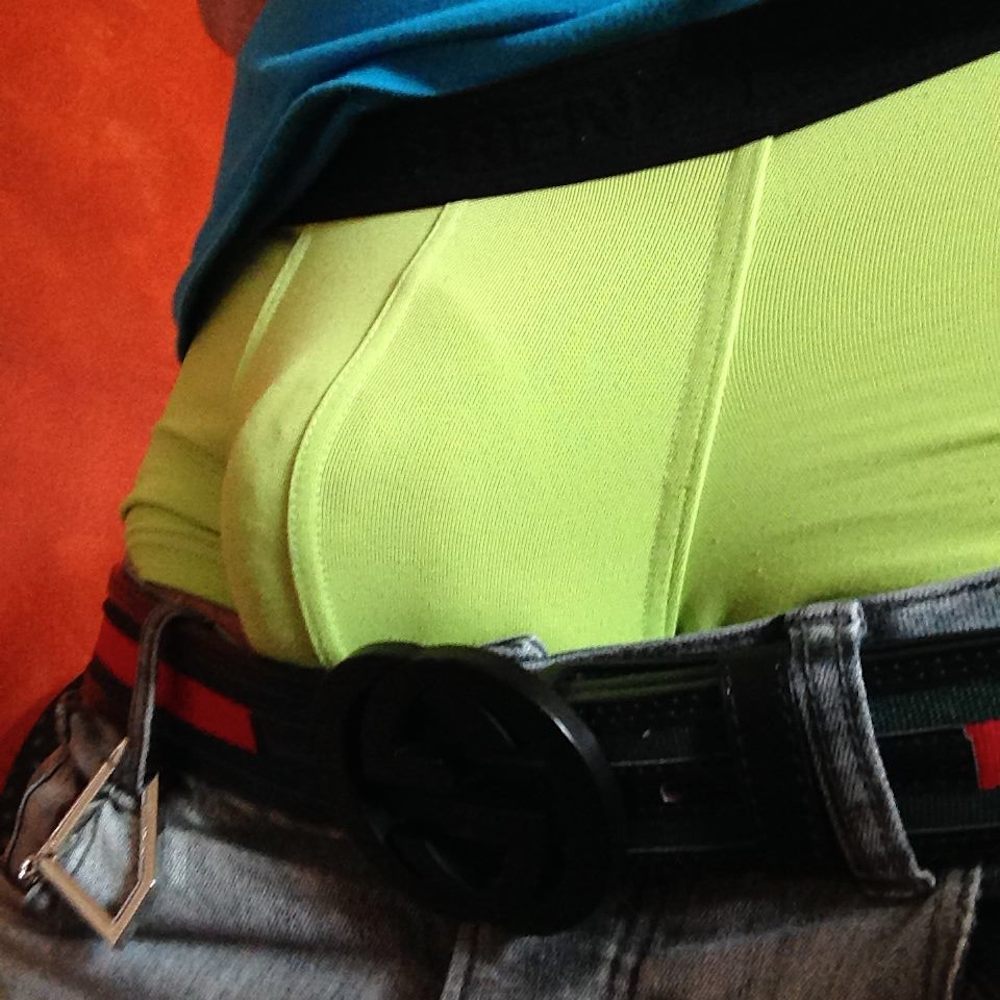 sexysagger1:  Love Below Dick Sagging. Wanna have a nice feel of the dick. Maybe
