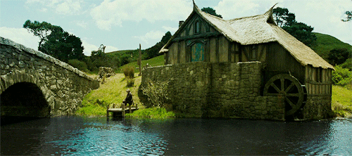 sophieturner:The Lord of the Rings: The Fellowship of the Ring (2001) dir. Peter Jackson