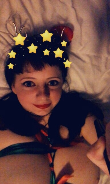lustfullittleangel:  Christmas eve!!