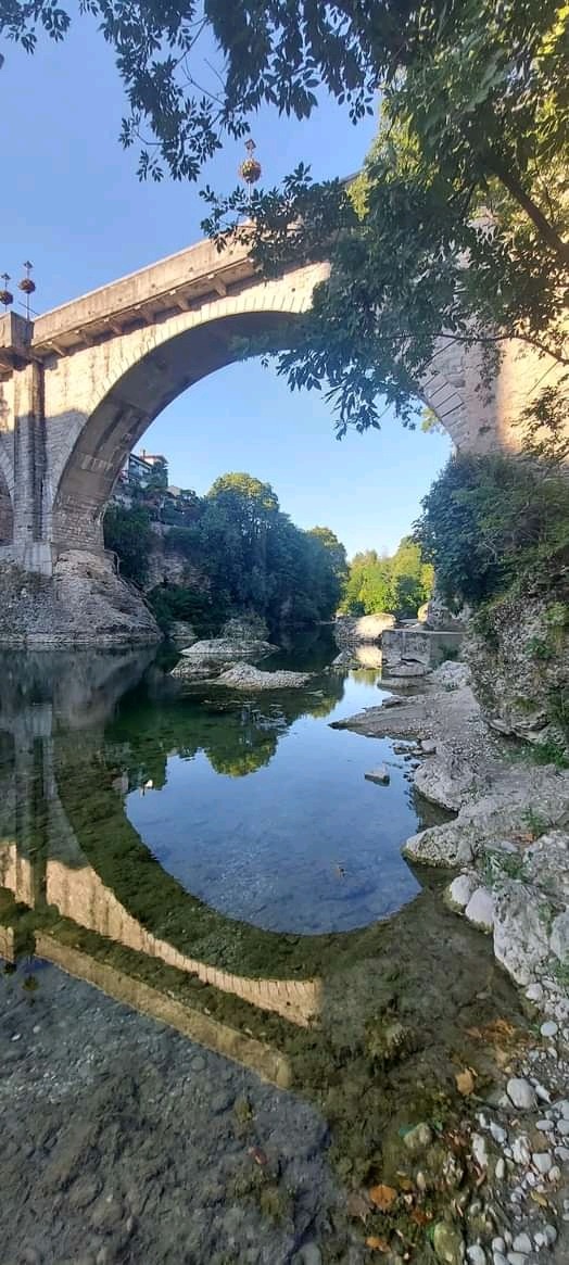 E Questo, Il Mio Paese.