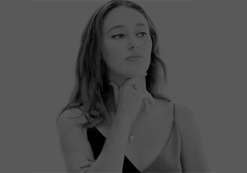 alycia-careys:  alycia looking through your soul and making you feel things ( ͡° ͜ʖ ͡° )  