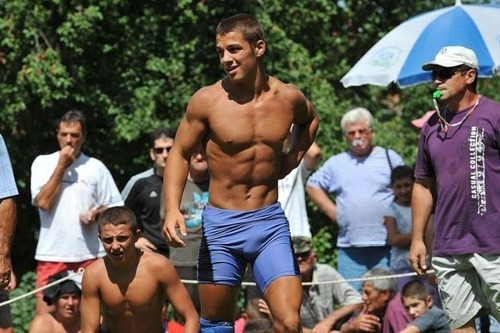 mysportyboy2:  Oh my god! Perfect young wrestler! Boner here? Follow the Hottest