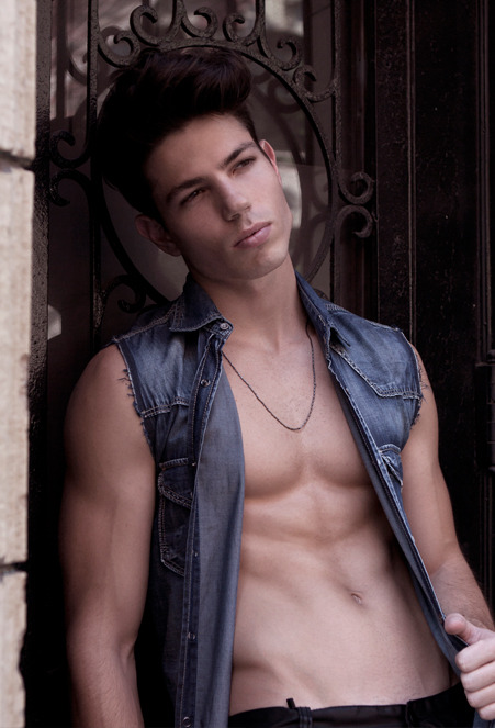 amanthing:  Visit amanthing Hunk Edition Blog