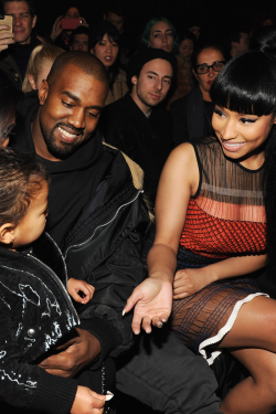 fuckisonyabiscuit: Nicki Minaj meeting North West