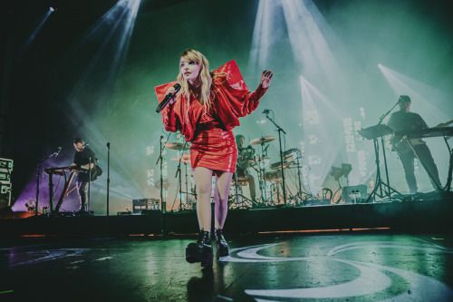 tritonhighlander: CHVRCHES - Birmingham O2 Academysource: Highlight Magazine@chvrches @laurenevemayb