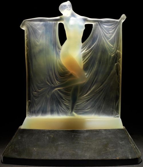 Sex lionfloss:René Lalique “Suzanne” pictures