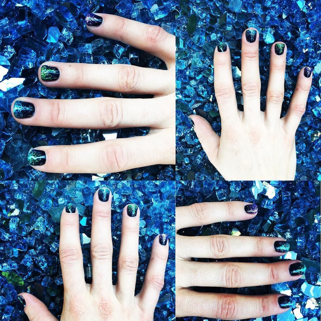 So stoked on my gothic mermaid nails for the @monstersofrockcruise!! ✨😈🐠⚓️🛳🐬