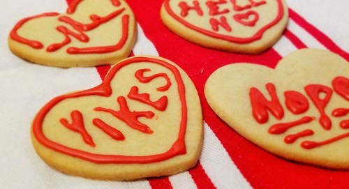 I used the extra frosting to make some un-Valentines, for all my aros and aces out there.