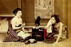 Topless Japanese geisha. Via Okinawa Soba.