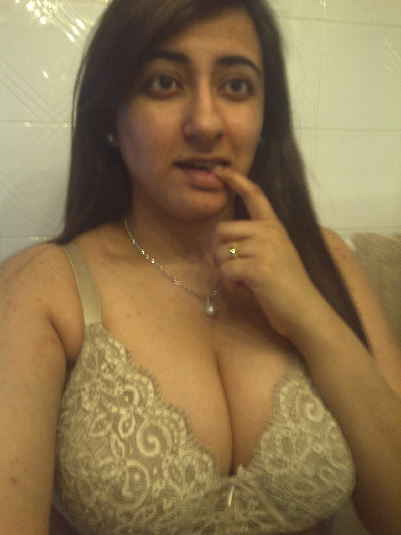 humairakaamran:  Pakistani desi chubby babe leaked nudesReblog and like for more