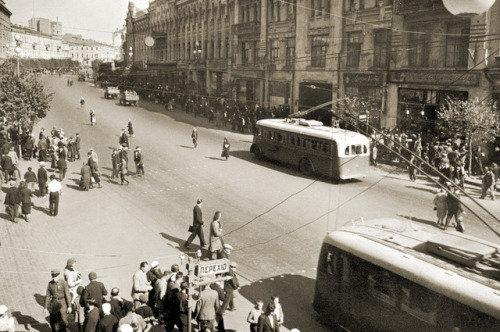 Київ під радянською владою (30-ті роки)