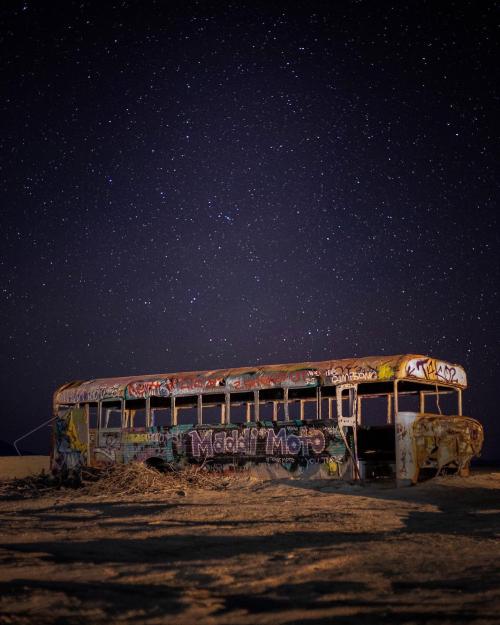 (via ITAP of an abandoned bus in Utah : itookapicture)