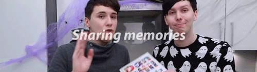 howelljesus:  here’s the soppy new years post nobody asked for. happy new year ya’ll!@danisnotonfire @amazingphil