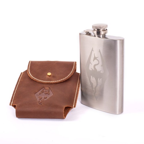 thedrunkenmoogle:Imperial Dragon Symbol Flask with Leather PouchDon’r try to travel the snowy mounta