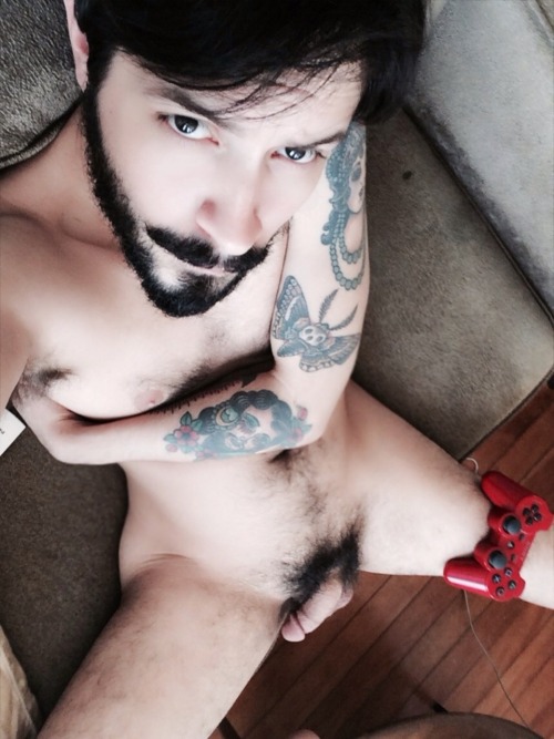 dontbehastie:  Lazy Sunday
