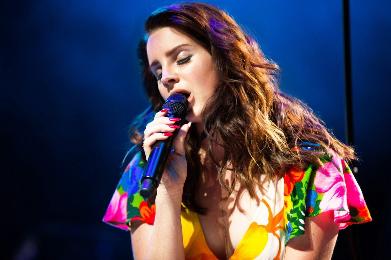lanadelreynow:  20.04.2014 - Lana Del Rey performing at Coachella Festival, Los Angeles