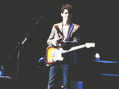 ttimeturner:  This is quite possibly the lowest moment of Nick Jonas’ existence