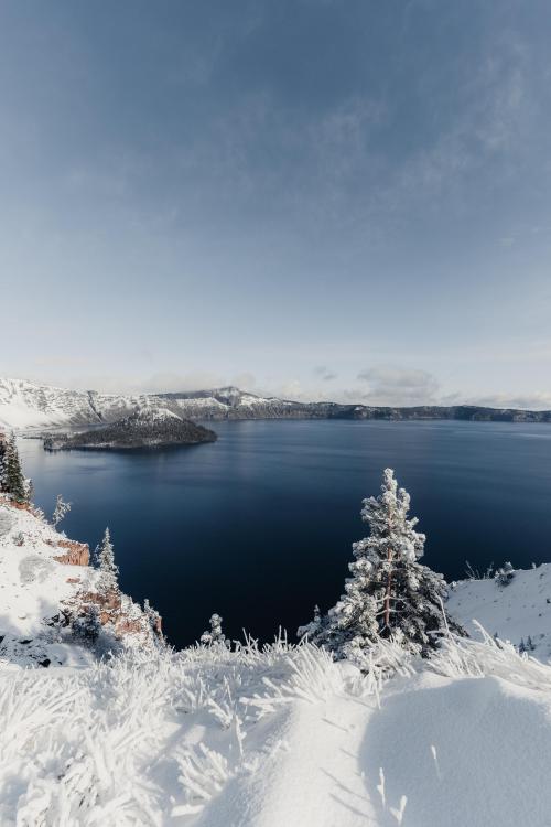 oneshotolive:  Early winter morning over Crater Lake, OR [OC] [4000x6000] [IG: @goose.tavo21] 📷: SoftBriochiBun 