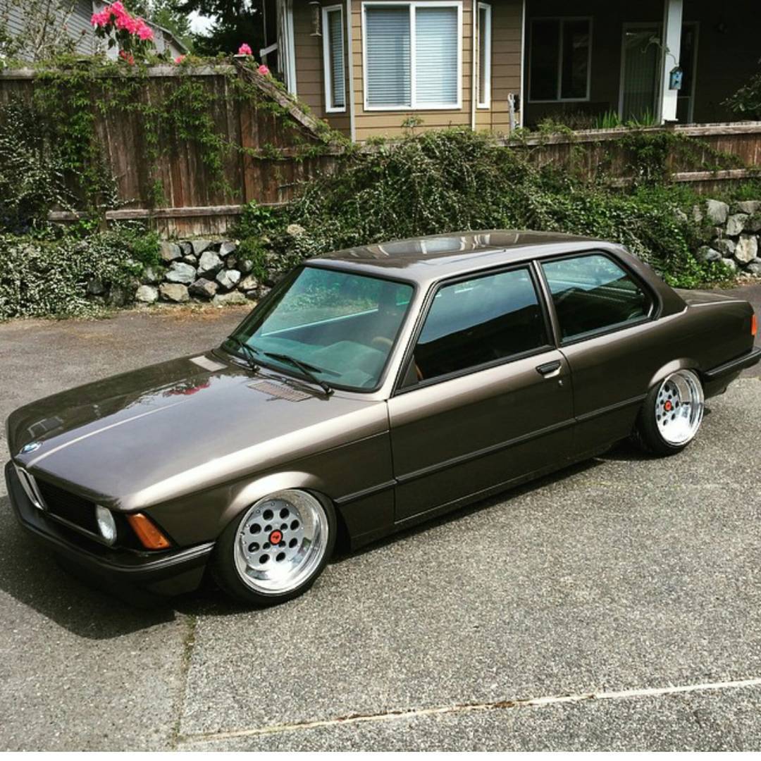 driveclean:  iamsimplyclean:  #tbt of @theneek and his e21 on a custom set of Gotti