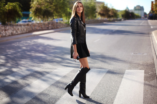 Fashion blogger Nika Huk from fashion-agony in H&amp;M over-the-knee boots. Source