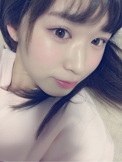 thiswaslivingskyblue:uwaaaaa~ look how amazingly beautiful she is! :33333Read More