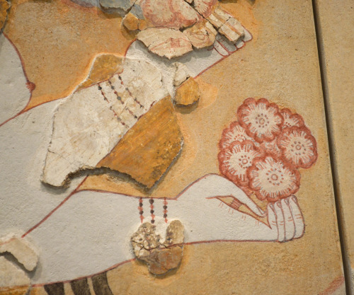 greek-museums: Archaeological Museum of Thebes: Women holding flowers from a large composition found