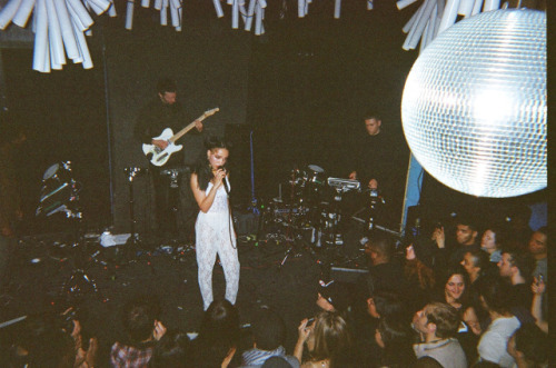 cold-soul-on-fire: FKA Twigs live at Grasslands Gallery  