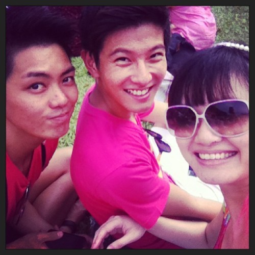 mintroses: At pinkdot 2013 with Fabby and Kiez! #pinkdotsg #freedomtolove 