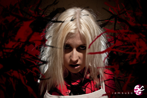comicbookcosplay:  Stacey Rebecca [facebook.com/StaceyRebeccaAltModel] as Gwen Stacy/Ultimate CarnagePhotographer: Iamsuko [facebook.com/iamsuko]Full set at sexycosplaygirls.com  Yet more reasons why Stacey is one of our faves. 