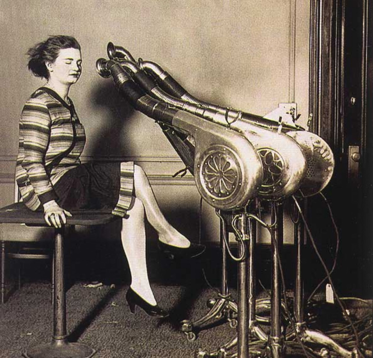 timeofbeauty:  Hairdryer, 1920s. 