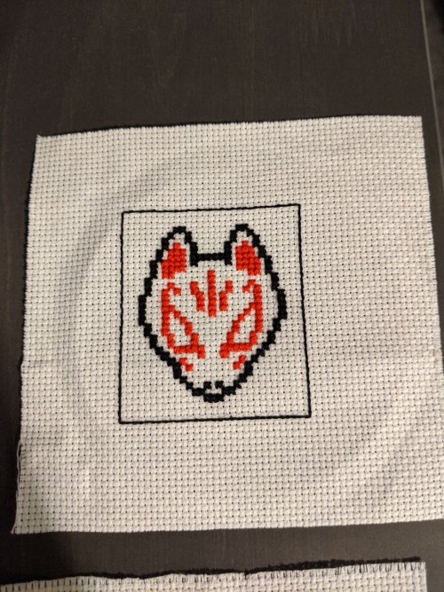 Hi! I’m Lauren and I take commissions for cross stitch and embroidery (Examples above). Prices vary 