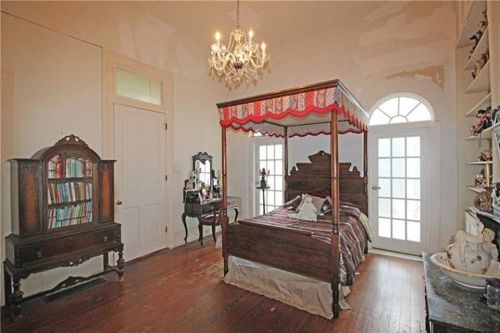 $735,000/4 br//3850 sq ftbuilt in 1880New Orleans, LA