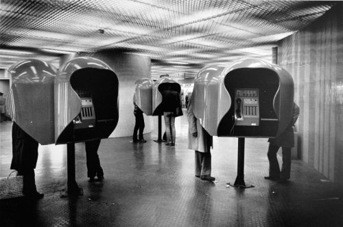 phdonohue: Châtelet-Les Halles, Paris, 1979 – Willy Ronis