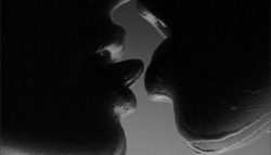 eroswoman:     Il bacio è “l'inizio” più intimo.  -Eroswoman 🌹   