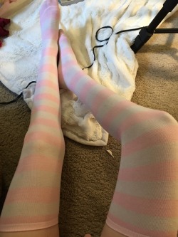 katdestiny:  These are my most favorite socks at the moment, and I am convinced I need more in all of the colors they come in! 😍 