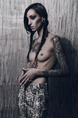 nothing-beats-tatooed-babes:  More here Nothing
