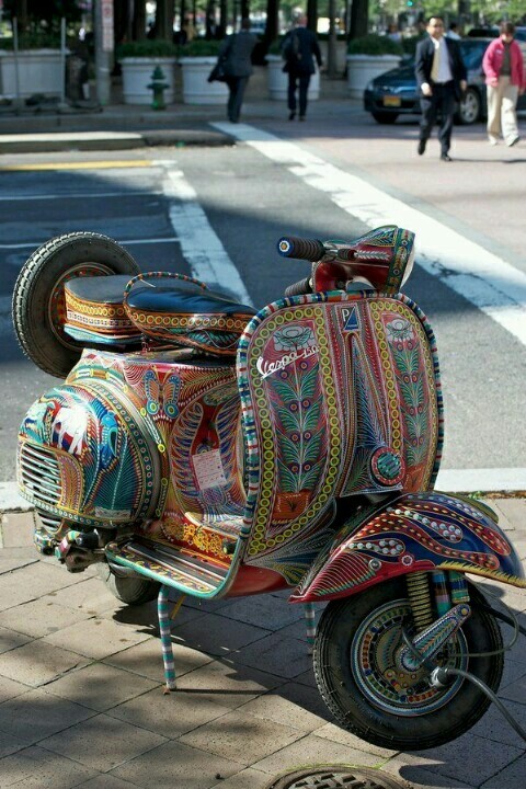 coffeeeyesscooterblog:#ArtVespa