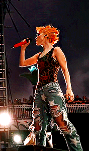 6.5K CELEBRATION: + FAVORITE HAYLEY LOOKS For @ricky-olson