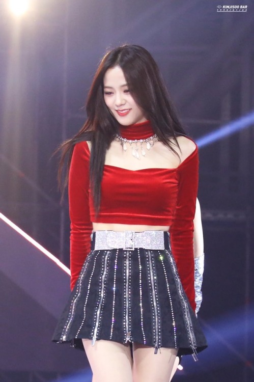 blackpinkofficial:©KIMJISOO BAR‏| DO NOT EDIT