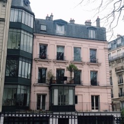 n-our:  this pink house is goals 😍🌸💕