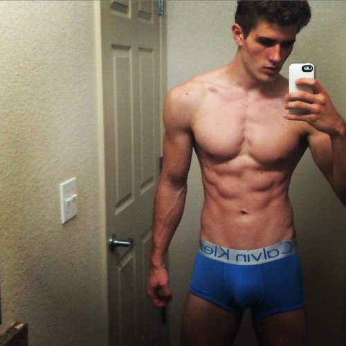 goldmalemodels:  GMM  ♦