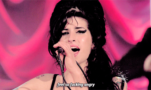 amyjdewinehouse:Amy Winehouse Performing ‘Take the Box’ live at the Porchester Hall  