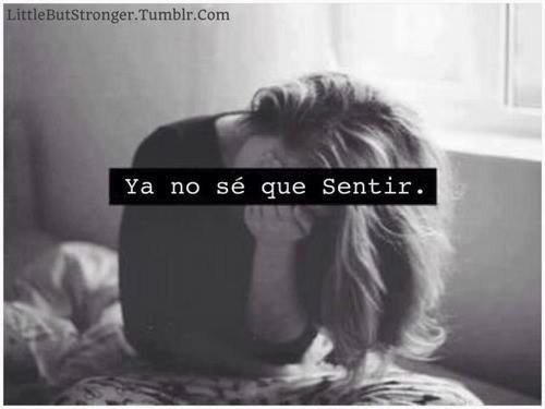 zariux:  Y aquí estoy yo nuevamente tocando fondo, mi vida realmente apesta es un asco soy un asco estoy completamente sola no hay nadie a mi lado que realmente me quiera ayudar todos los que me “ayudan” tarde o temprano terminan diciéndome palabras