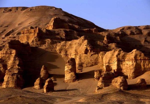 Ruins of Loulan (Xinjiang, China).Loulan was an ancient oasis city, the eastern gateway to theTaklam