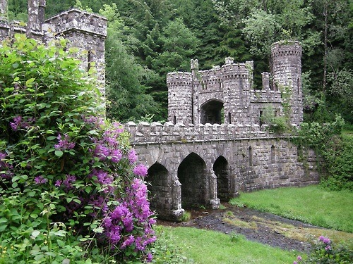 themelancholyhill:  Some Irish Proverbs: Age is honorable and youth is noble. Both