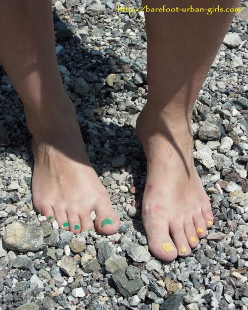 Sample low-res pictures from my website BAREFOOT porn pictures