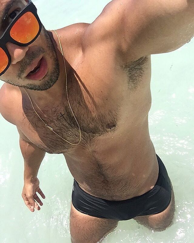 hhotdog69:  Now with over 2,800 followers and 🍆 GROWING, thank YOU!!! Yum!!