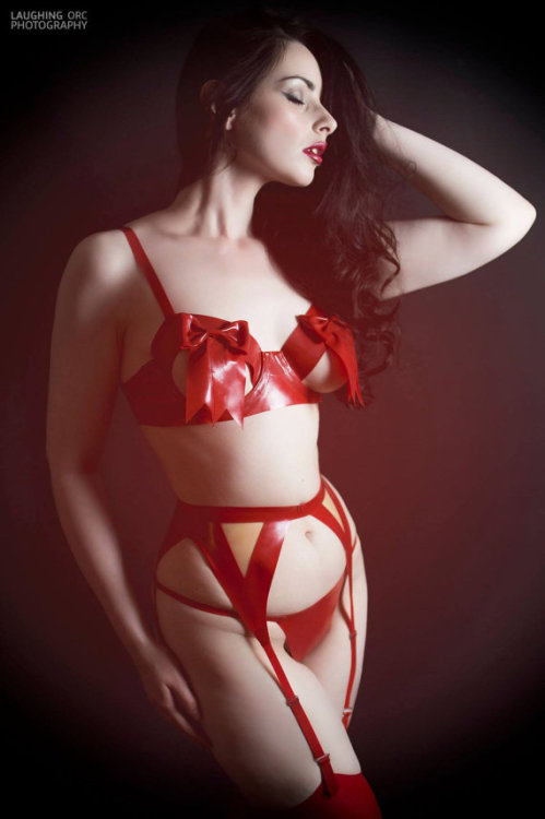 inlovewithburlesquelingerie: Kaoris Latex Dreams